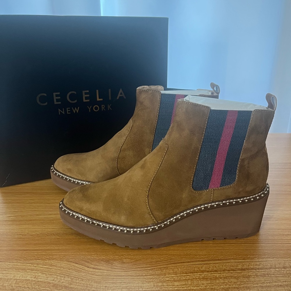 NWOT CECELIA NEW YORK Gemma Suede Boots